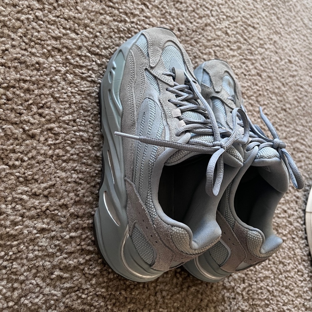 Yeezy700
